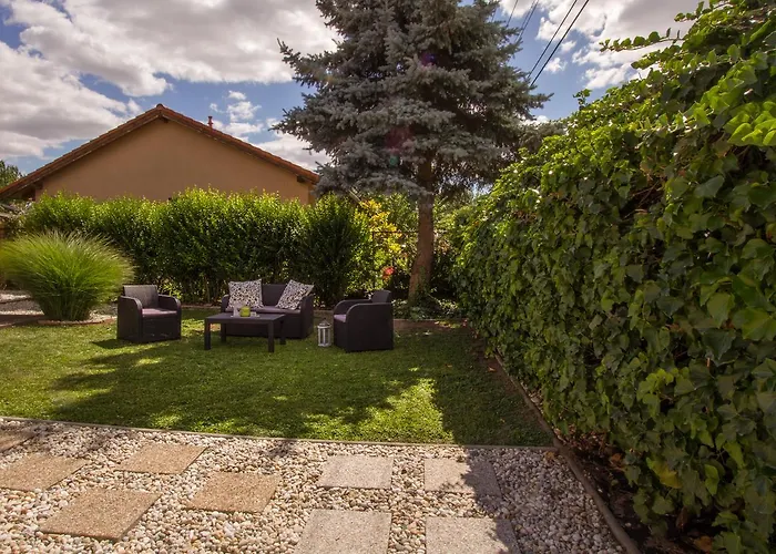 Elmenykoezpont Веленце