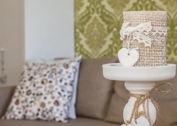 Elmenykoezpont Апартаменты Веленце