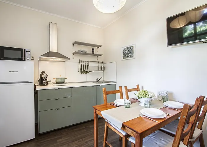 Апартаменты Elmenykoezpont Веленце