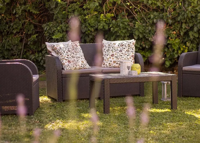 Elmenykoezpont Веленце