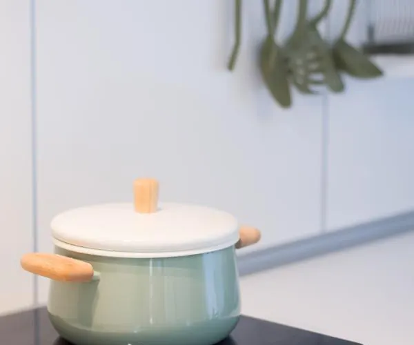 Elmenykoezpont Апартаменты *